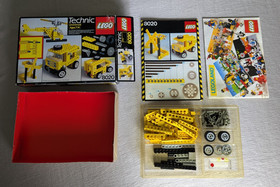 LEGO TECHNIC: Universal Set (8020) with Box & Instructions *Missing some pieces
