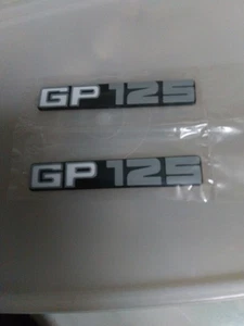 Emblem Badge Side Cover suzuki GP125 - Picture 1 of 5