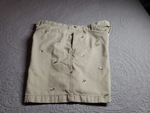 L.L. Bean Shorts Mens 38 Waist Khaki 9" Inseam All Over Fly Fishing Embroidered - Picture 1 of 12