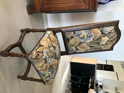 4 CHAISES SALLE A MANGER ETAT NEUF - Photo 1/3