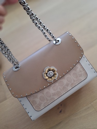 Coach Parker Signature C tela rivestita con bordo in pelle e dettaglio rosa Turnlock