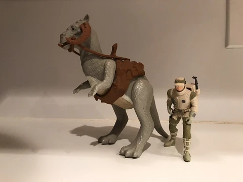 Star Wars TaunTaun Open Belly Complete Empire Strikes Back Cover