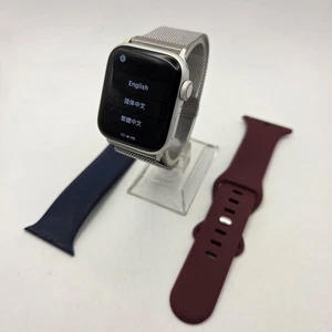 Apple Watch SE GPS 40mm Silver Aluminum Case & 3 Bands  - Picture 1 of 14