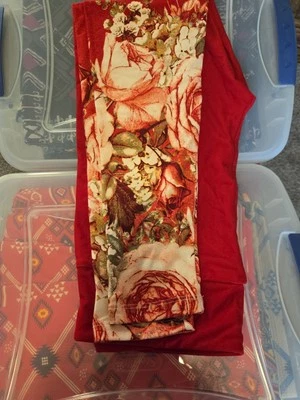 Leggings LuLaRoe Rojo Floral Difícil de Encontrar OS Talla Única *Unicornio* Foto 1 de 4