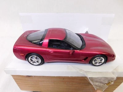 NUEVO AMT ESCALA 1/25 2004 CORVETTE CUPÉ ROJO MODELO PROMOCIONAL ERTL Foto 1 de 4