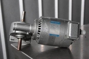 Parvalux SD48 Dual Shaft Gearmotor 3 Phase 220-440 vAC 190W 25:1 Ratio 56/68 RPM - Picture 1 of 1