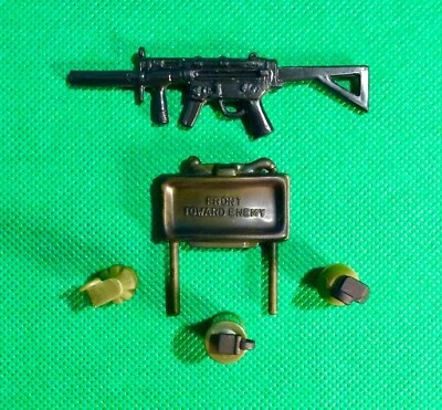 GI Joe 5 Piece Field Accessories For 12" Action Figure / Assault Rifle Included Foto 1 de 4