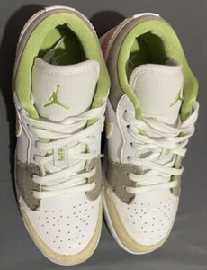 Jordan 1 Low Vivid Green/White 2022 - Picture 1 of 7