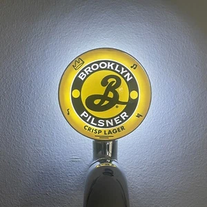 Brandneu Brooklyn Pilsner Fassmeister Bier Abzeichen! Pumpabzeichen! Froschaugenlinse - Bild 1 von 1