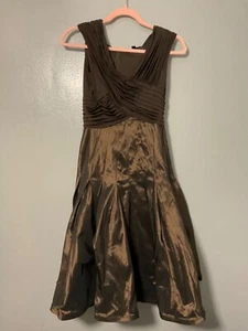Tadashi Shoji Collection Kleid Gr. Gr. 2 braun Plissee Cocktail Party glamourös - Bild 1 von 3