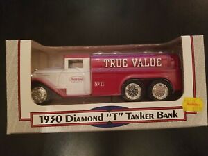 Ertl Collectibles Bank: True Value Hardware 1930 Diamond "T" Tanker (1992)