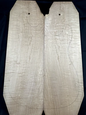 #675 Juego de libros de madera figura de guitarra Luthier con tapa abatible de arce rizado Foto 1 de 4