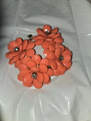 Brazalete J Crew Coral Resina Flor Rosa Cristal Transparente Oro Distintivo Foto 1 de 3