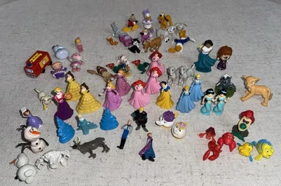 DISNEY Princesa Miniatura Pequeña Estatuilla Decoración de Pasteles Figuras Mickey Lote 61 PVC Foto 1 de 4