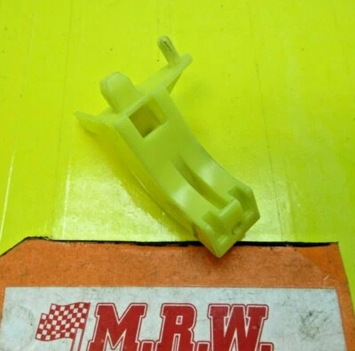 DOOR PANEL CLIP LOWER MOUNT BRACKET CAR FRONT LEFT RIGHT YELLOW for 05-09 LEGACY - Image 1 of 4