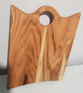 Artisan Woodwork Bread Board/ Cutting Board - Medium Size - Picture 1 of 1