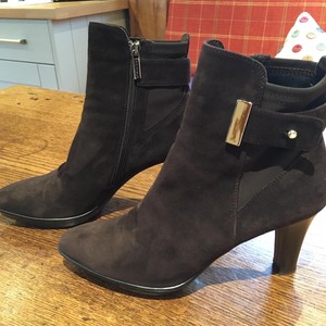 aquatalia russell and bromley