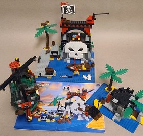LEGO Pirates: Skull Island 6279 Cross Bone Clipper 6250 Pirate Treasure 1788