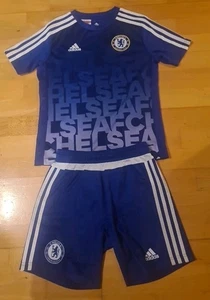 Kids Chelsea Football Kit 9-10. - Picture 1 of 5