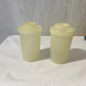 Vintage Tupperware Mini 4,5" Salz & Pfefferstreuer - Bild 1 von 4