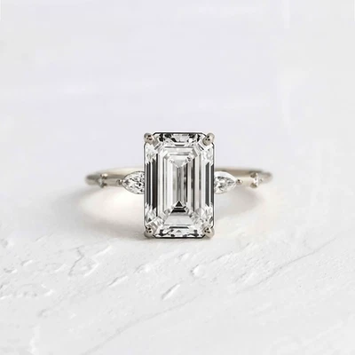 Anillo de compromiso de platino diamante cultivado en laboratorio esmeralda 2,7 quilates certificado IGI PT950 Foto 1 de 4