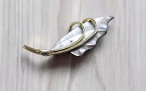 Broche GES SCH Madre de Perla Tono Dorado Alemania Estilo Art Deco - Imagen 1 de 5