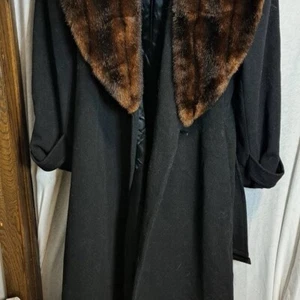 Ralph Lauren Coat Black Virgin Cashmere  Faux Fur Collar Flawless 8 Vintage - Picture 1 of 4