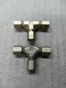 (2) 364-02-02-02 Brass Compression Tube Union Tee Fitting for 1/8" OD Tube - Picture 1 of 1