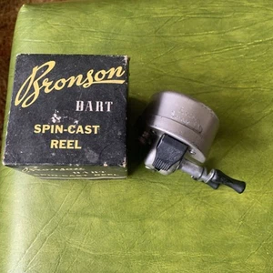Vintage Bronson Savage 910 PUSH BUTTON Spin Cast Reel In Dart Box Papers - Picture 1 of 9