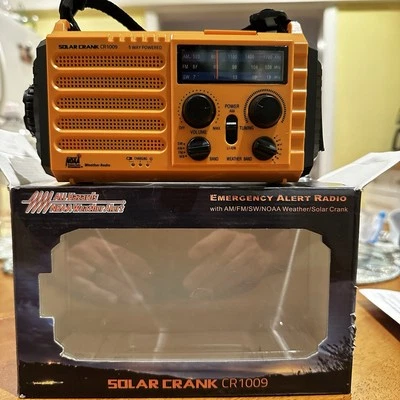 All Hazards NOAA Weather Alert Solar Crank CR1009 Pro Emergency Alert Radio. - Image 1 of 4