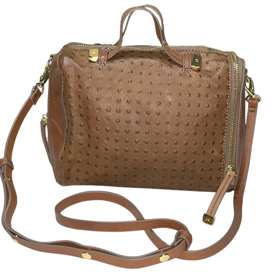 Bolso de hombro Halston Heritage de cuero marrón con patrón de avestruz Foto 1 de 4