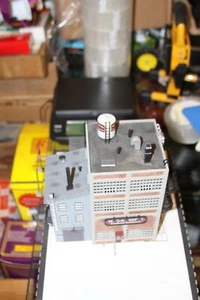  HO Scale Woodland Scenics Meg A. Watts Transformers #BR5037 zusammengebaut Neu in Verpackung - Bild 1 von 3