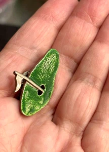 Prendedor de sombrero de solapa vintage de plata de ley 925 con tema de golf para poner bandera verde de 1-3/8 pulgadas - Imagen 1 de 8