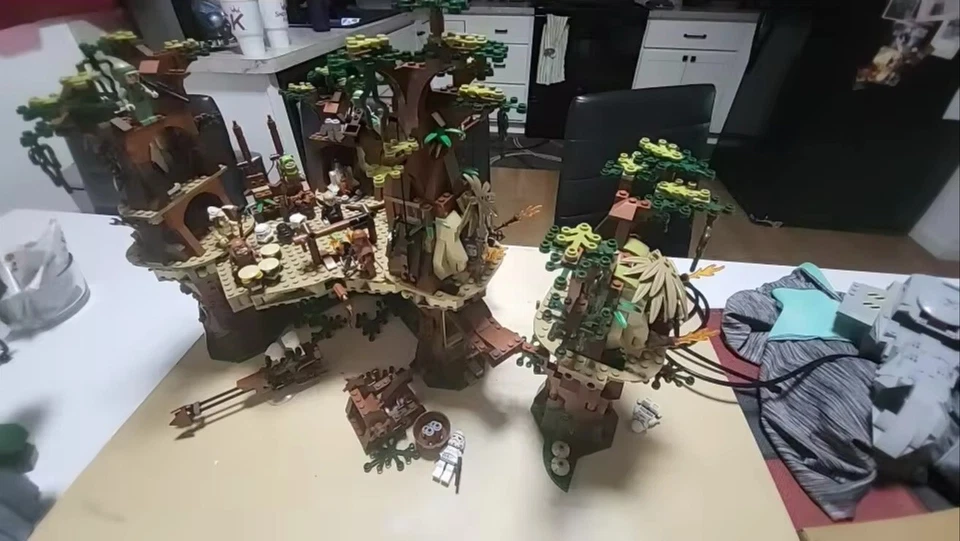 LEGO Star Wars Ewok Village 10236 G3D personalizado Foto 1 de 4