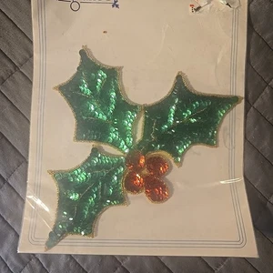 Vintage Holly Berries Fashion Accent Sew On Sticky Back Patch Sequin Appliqué  - Picture 1 of 4