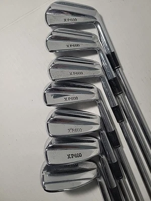 Vtg Spalding Iron Set Blades 4-pw Xp600 Steel Shaft Lite Needs Grips - Image 1 of 4