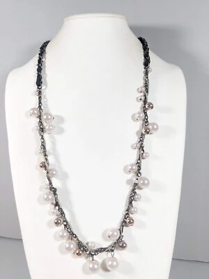 Collar con dije de acrílico de perlas sintéticas blancas con cordón tejido negro gris metal 30 pulgadas Foto 1 de 4