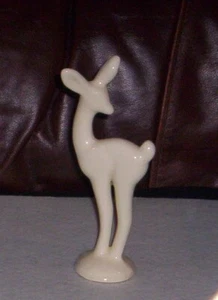 VINTAGE WHITE POTTERY FAWN FIGURINE Bauer, Metlox? - Picture 1 of 2