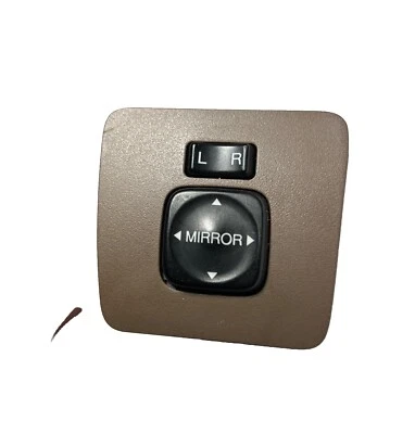 1996 Toyota Avalon Side Mirror Adjustment Switch 183434 - Image 1 of 2