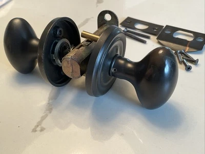 Usado Emtek Privacy Hall & Closet perilla de puerta bronce frotado con aceite forma ovalada de huevo Foto 1 de 4