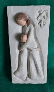 WILLOW TREE 2001 Mother and Daughter Wall  Plaque - Susan Lordi  - Demdaco - Picture 1 of 4