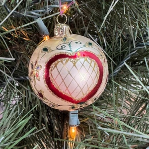 Adorno Vintage Vidrio Estampado Rojo Verde Dorado y Brillo Corazón - Imagen 1 de 3