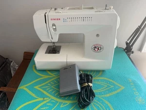 Macchina da cucire Singer 150 Anniversary 3810 - con pedale - testata - Foto 1 di 13