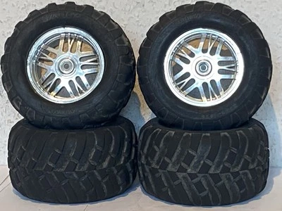 Vier Tamiya Truggy ,Buggy/On-Road/Off-Road Räder-14mm Mitnehmer,für 1:8 Modelle. - Bild 1 von 4