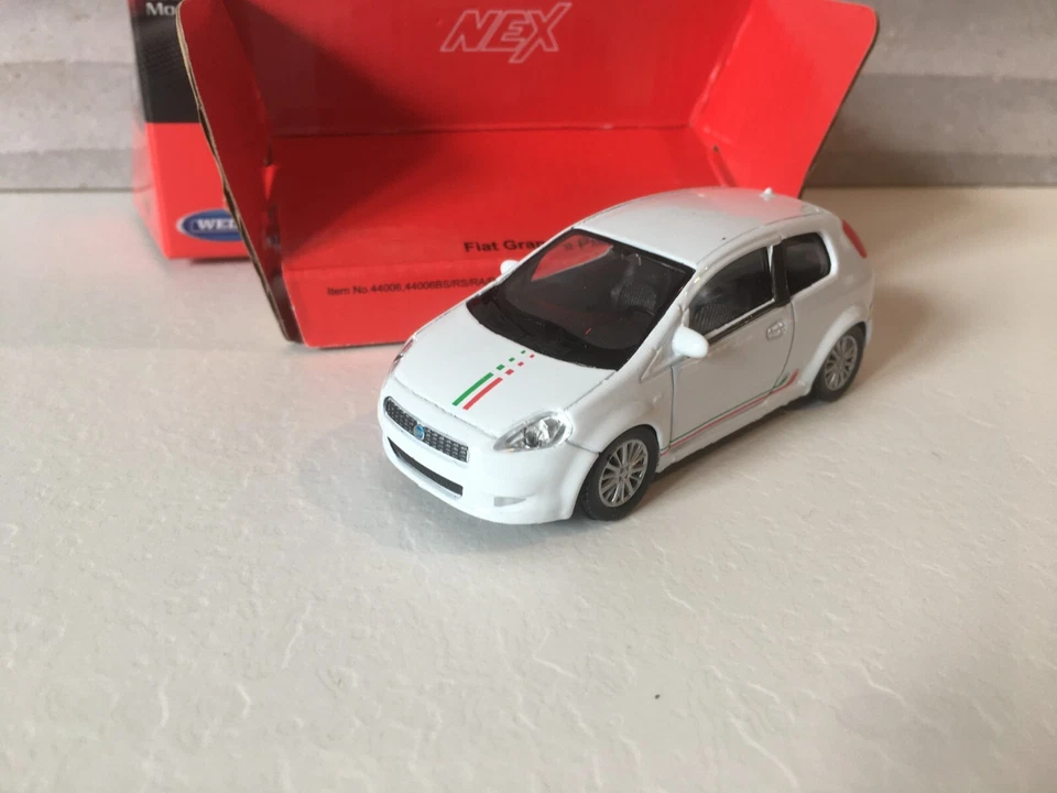 FIAT GRANDE PUNTO 3 porte 1/43 WELLY NEX automodello modellino METALLO bianca - Immagine 1 di 4