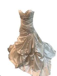 Demetrios Bridal Wedding Dress Size 12 Retail $1140 Ivory Crystal Beading  NWT - Picture 1 of 16