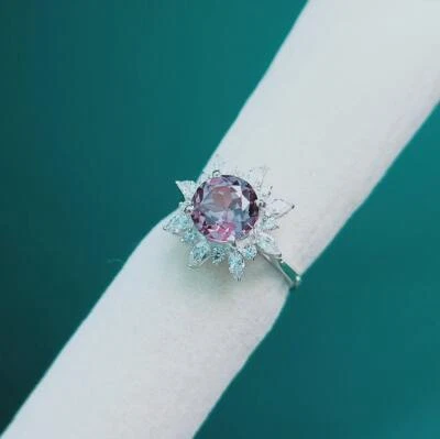 Anello aureola alessandrite, anello alessandrite creato in laboratorio, anell... - Immagine 1 di 4
