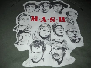 MASH M.A.S.H.4077th TV SHOW ALAN ALDA HOT LIPS-MILITARY GREEN HOODIE L-NEW-NR - Imagen 1 de 4