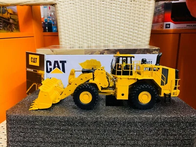 Caterpillar Cat 988K Wheel Loader 1/50 Scale Model By DieCast Masters DM85901 - Image 1 of 4