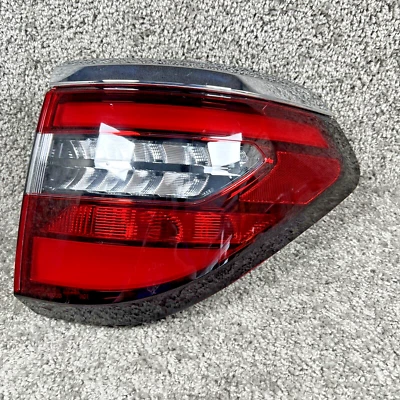 LUZ TRASERA EXTERIOR NISSAN ARMADA 2021 2022 2023 RH pasajero OEM A48R 11822 Foto 1 de 4